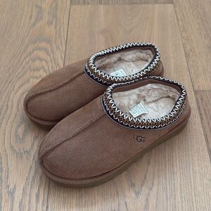 Ugg slippers